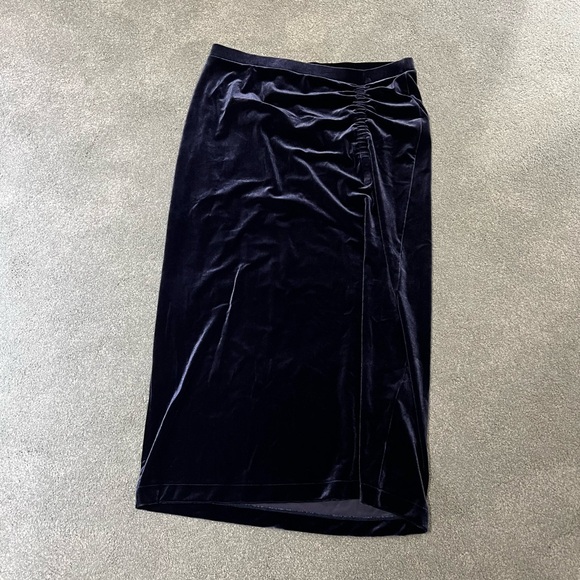 Women’s Lord & Taylor velvet navy/ grayish skirt size Medium - Picture 6 of 8